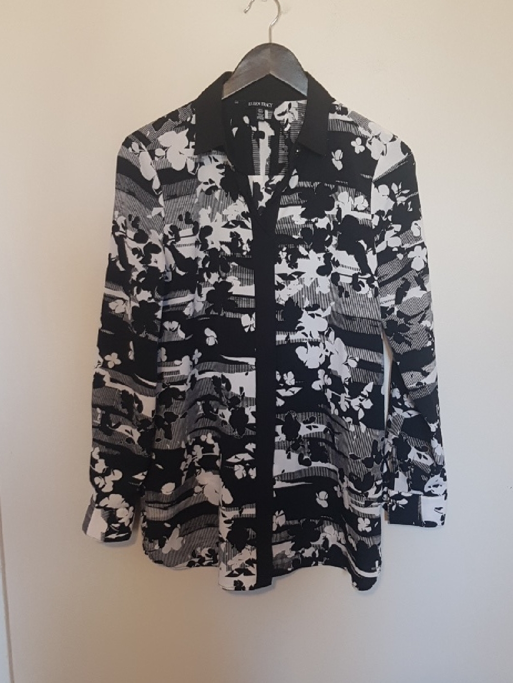 Ellen Tracy Black and White Floral Button-Front Blouse